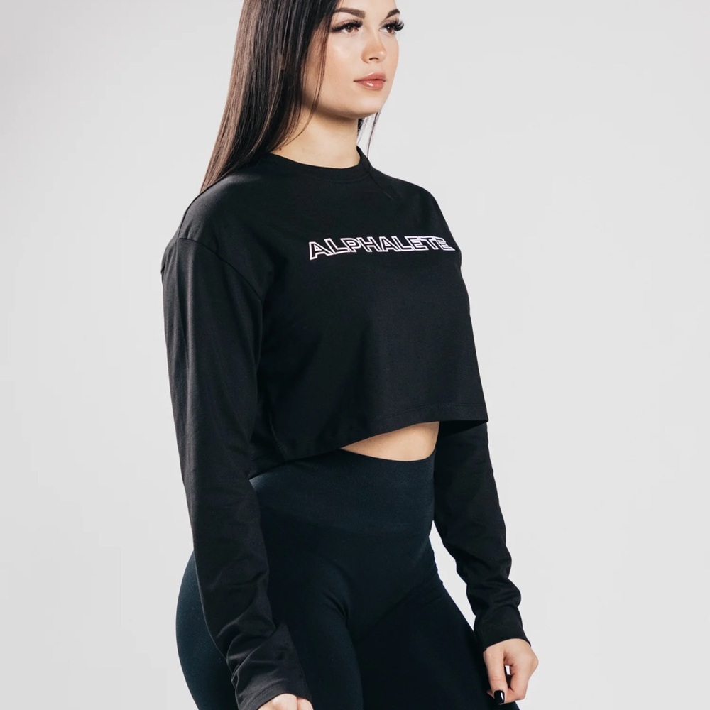 Alphalete Black Outlined Long Sleeve Cropped Shirt